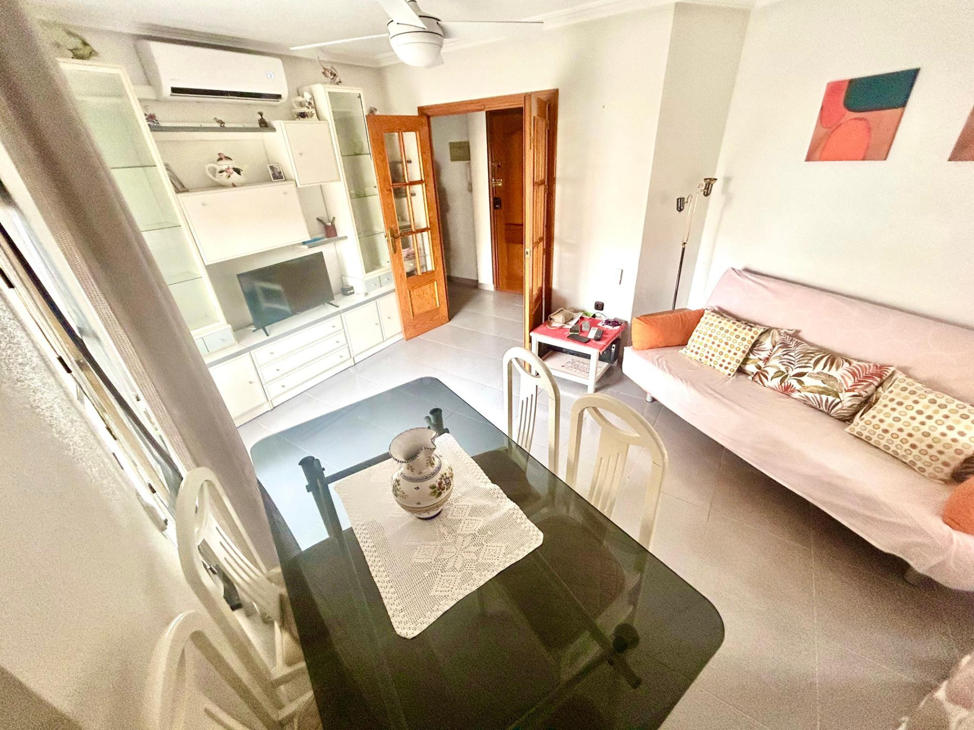 Piso  en Águilas a 700 metros de la playa, con vistas abiertas y excelente ubicación!