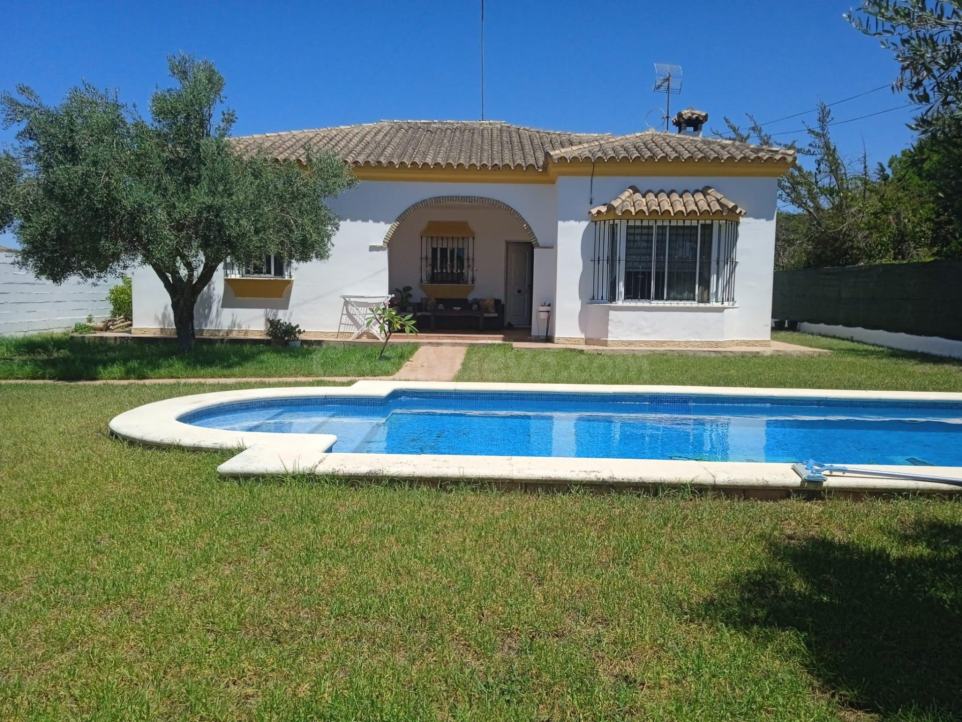 PINAR DE LOS FRANCESES! CHALET HIPOTECABLE CON DIVISIÓN HORIZONTAL