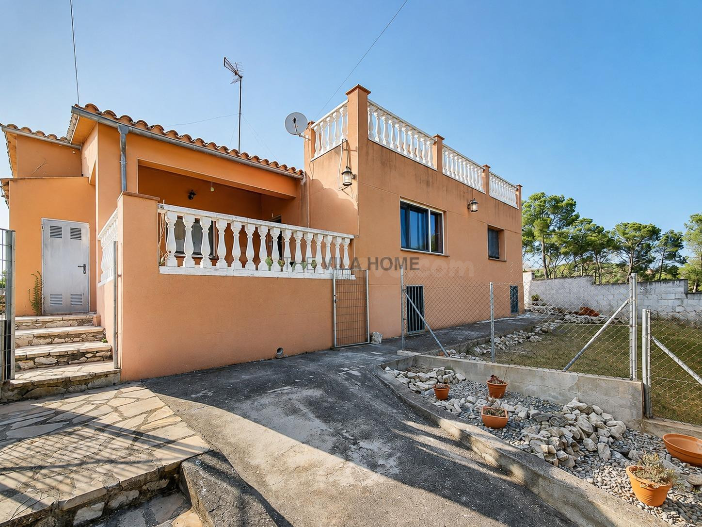 Casa amb 2 habitatges