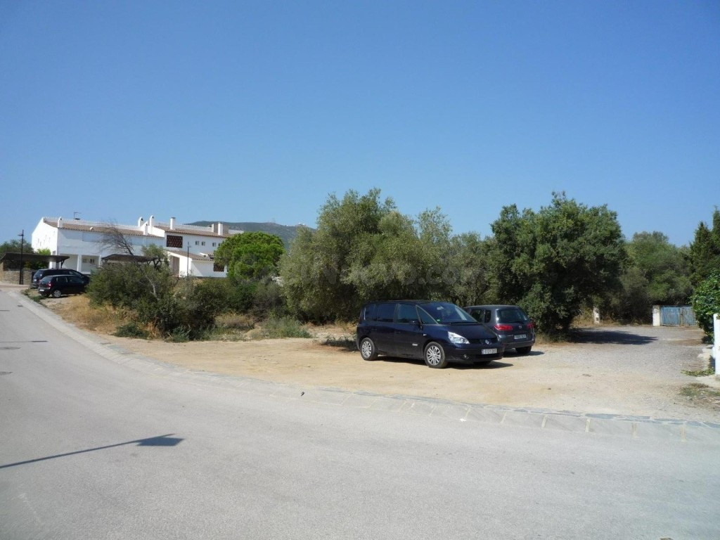 Exclusivo terreno urbano en Cadaqués a pocos pasos de la playa del Ros - foto 3