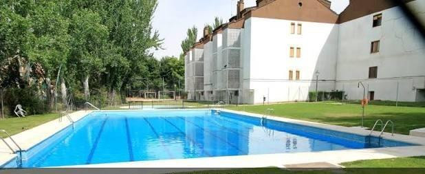Espectacular Piso en Talamanca de Jarama con Amplia Terraza y Piscina Comunitaria