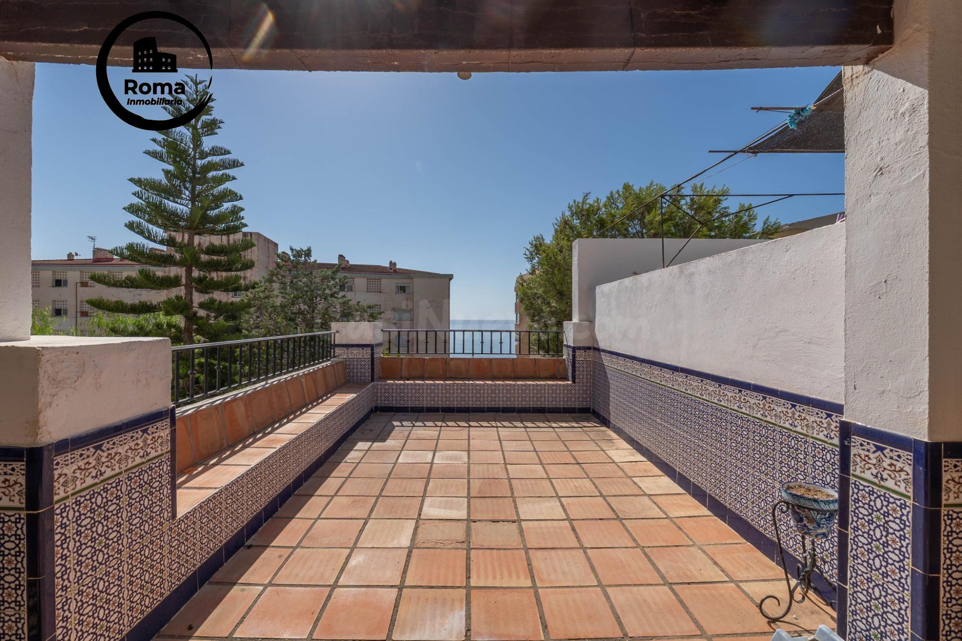 PRECIOSA CASA EN URBANIZACION PRIVADA VELILLA ALMUÑECAR PLAYA TROPICAL