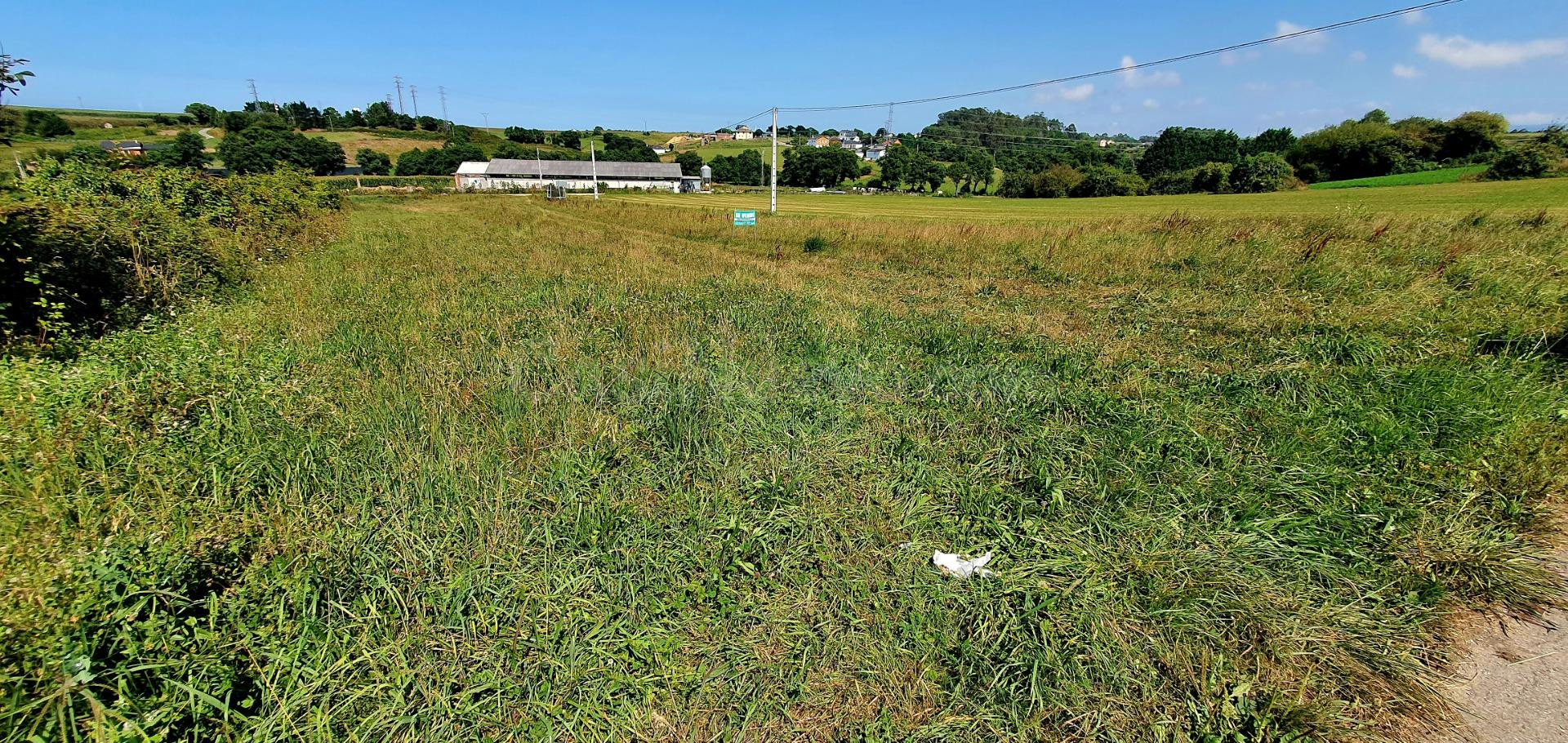 Parcela urbanizable de 1.500 m2 en Viacoba, Tapia de Casarie