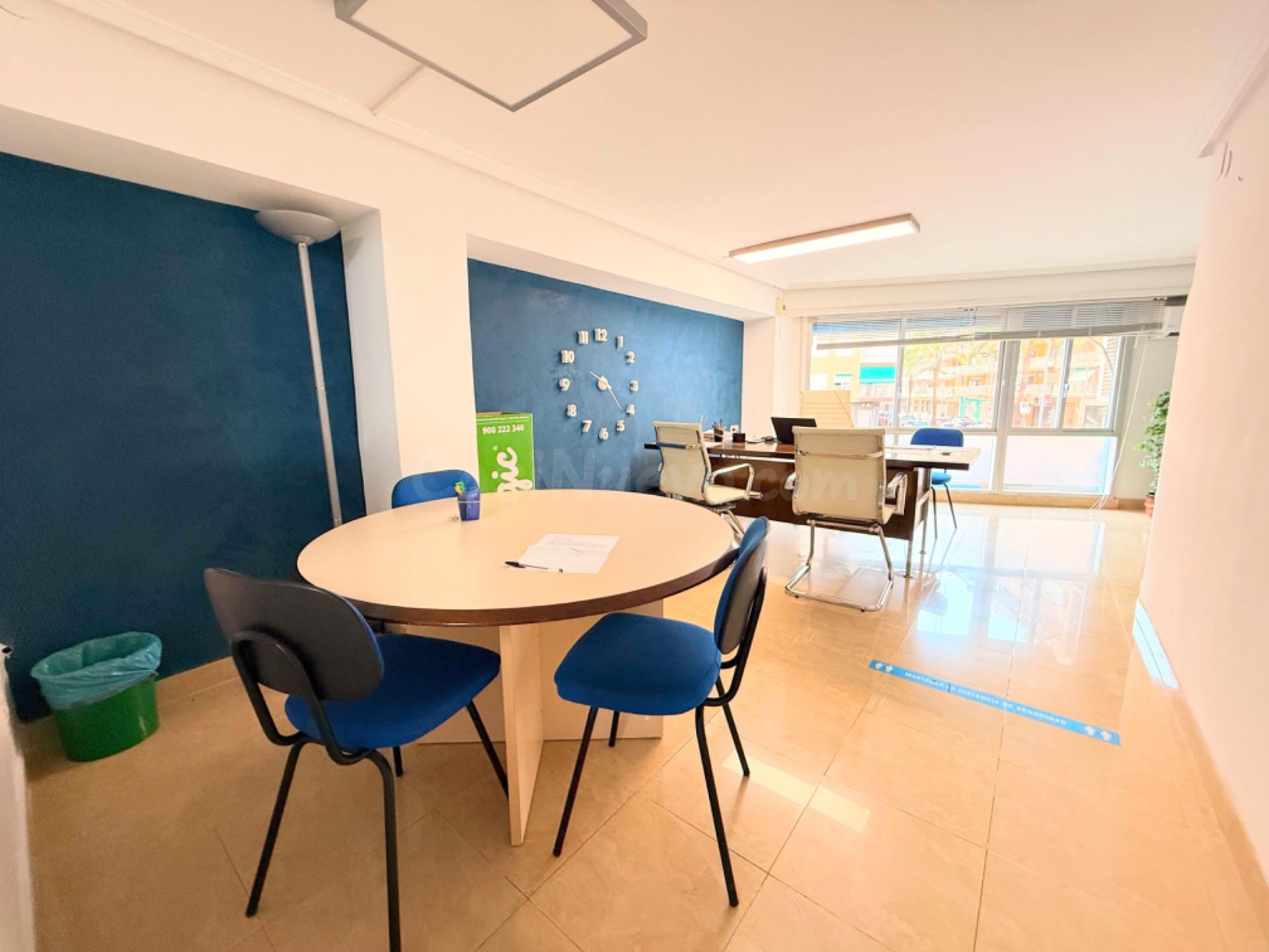 Oficina en venta en pleno centro de San Antonio con posibilidad de cambio a uso de vivienda