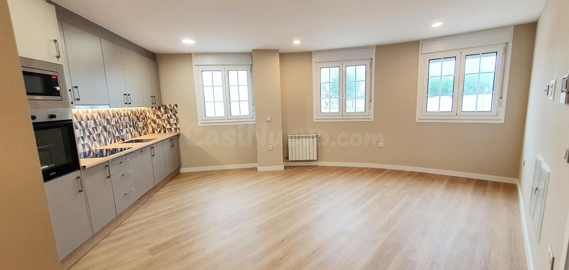 BAJO EXTERIOR COMPLETAMENTE REFORMADO EN TAPIA DE CASARIEGO | 2 PLAZAS DE GARAJE INCLUIDAS