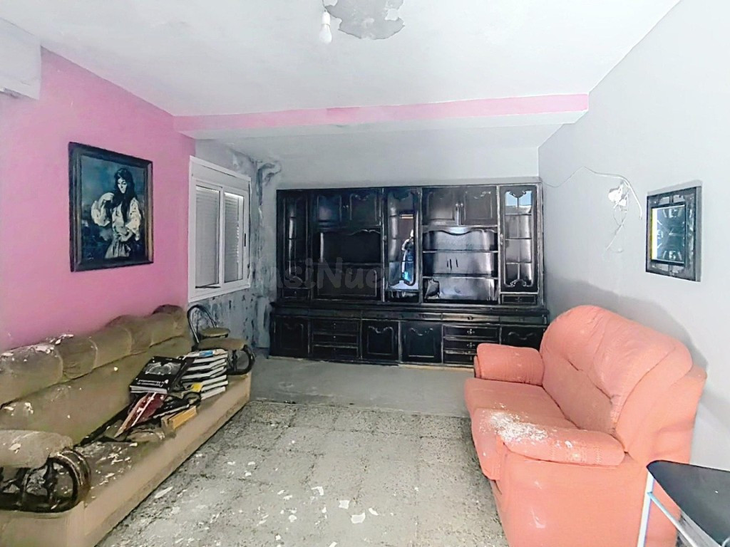 Casa para restaurar con huerta cerca de la playa de As Furnas. - foto 4
