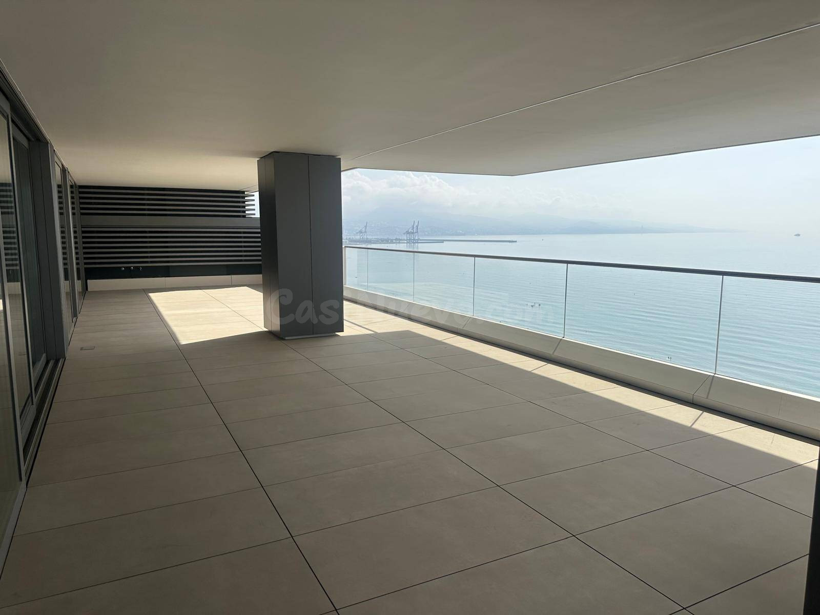 Exclusivo Apartamento de Lujo de 4 Dormitorios en Málaga Towers Vision | Vistas Infinitas al Mar Mediterráneo, Primera Linea de Playa