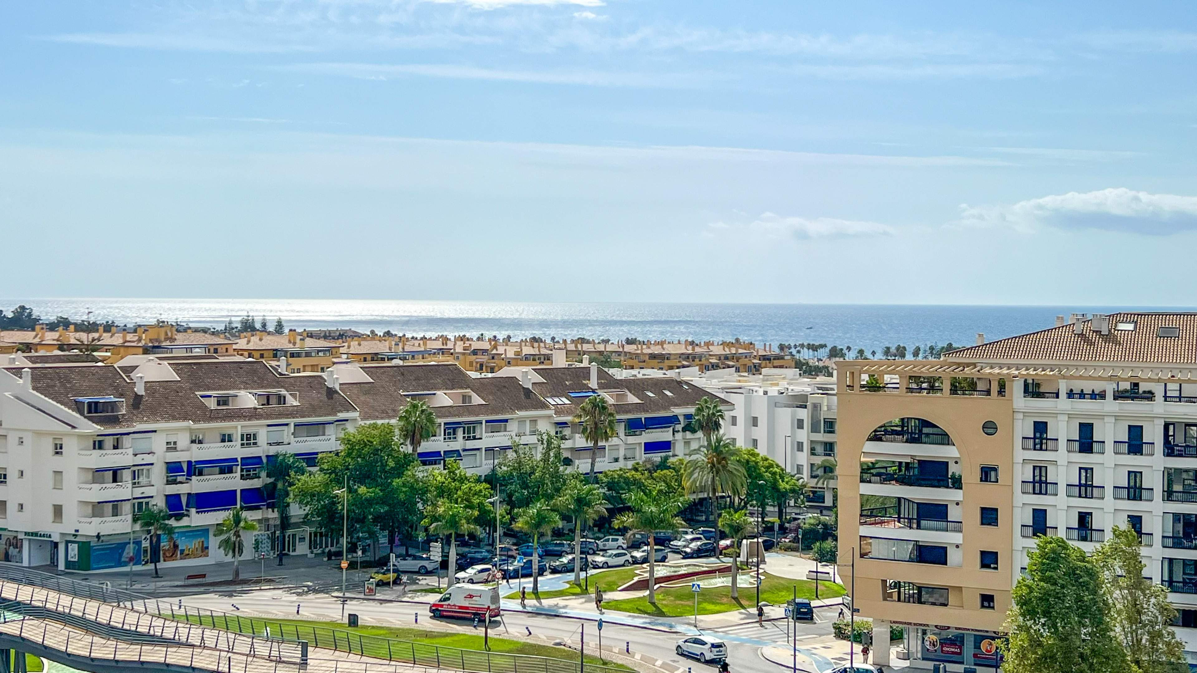 Piso reformado con espectaculares vistas al mar en San Pedro Alcántara, Marbella
