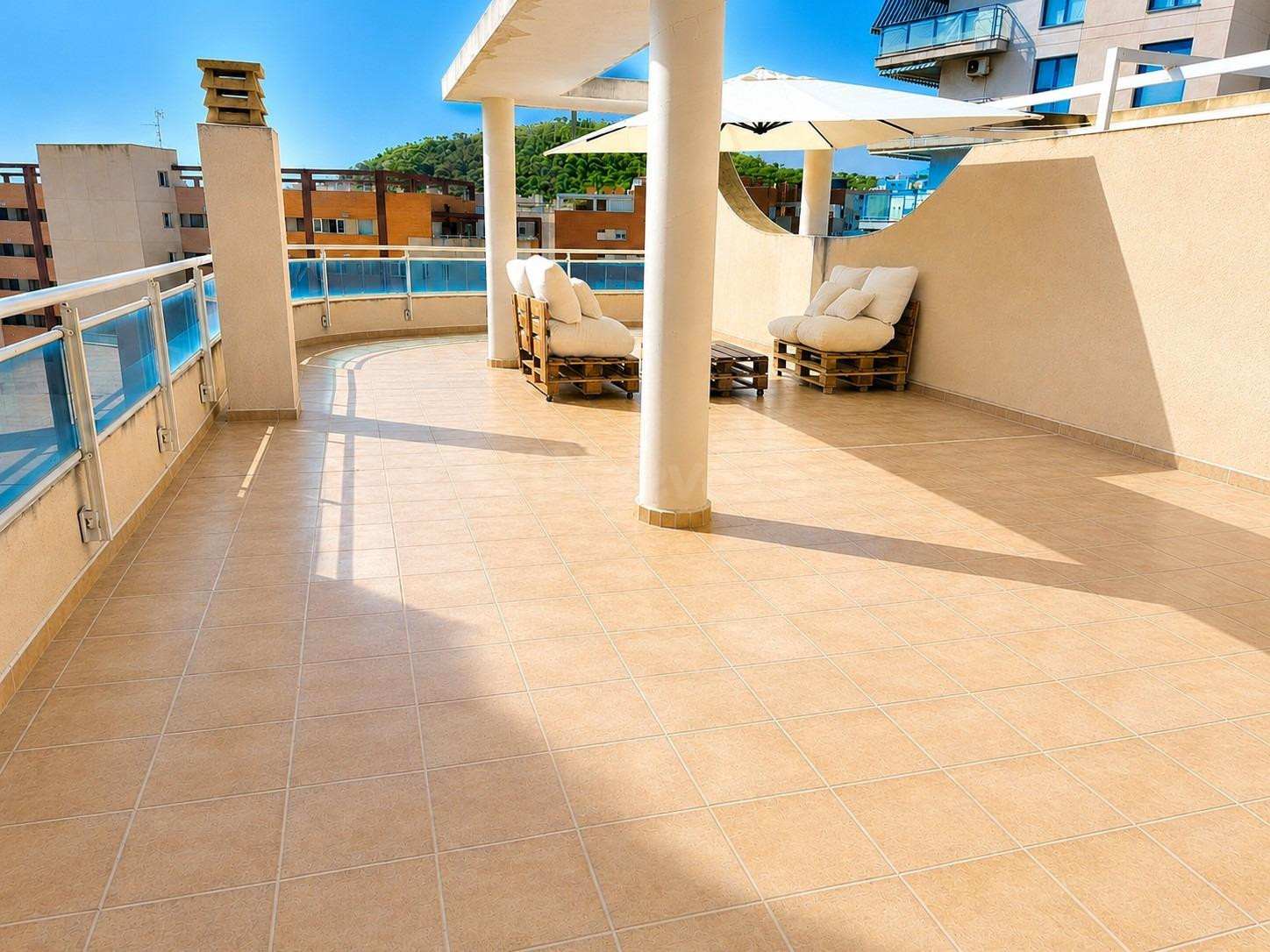 PISO EN VENTA EN LA CALA DE VILLAJOYOSA | 164 m2, GRAN TERRAZA Y GARAJE