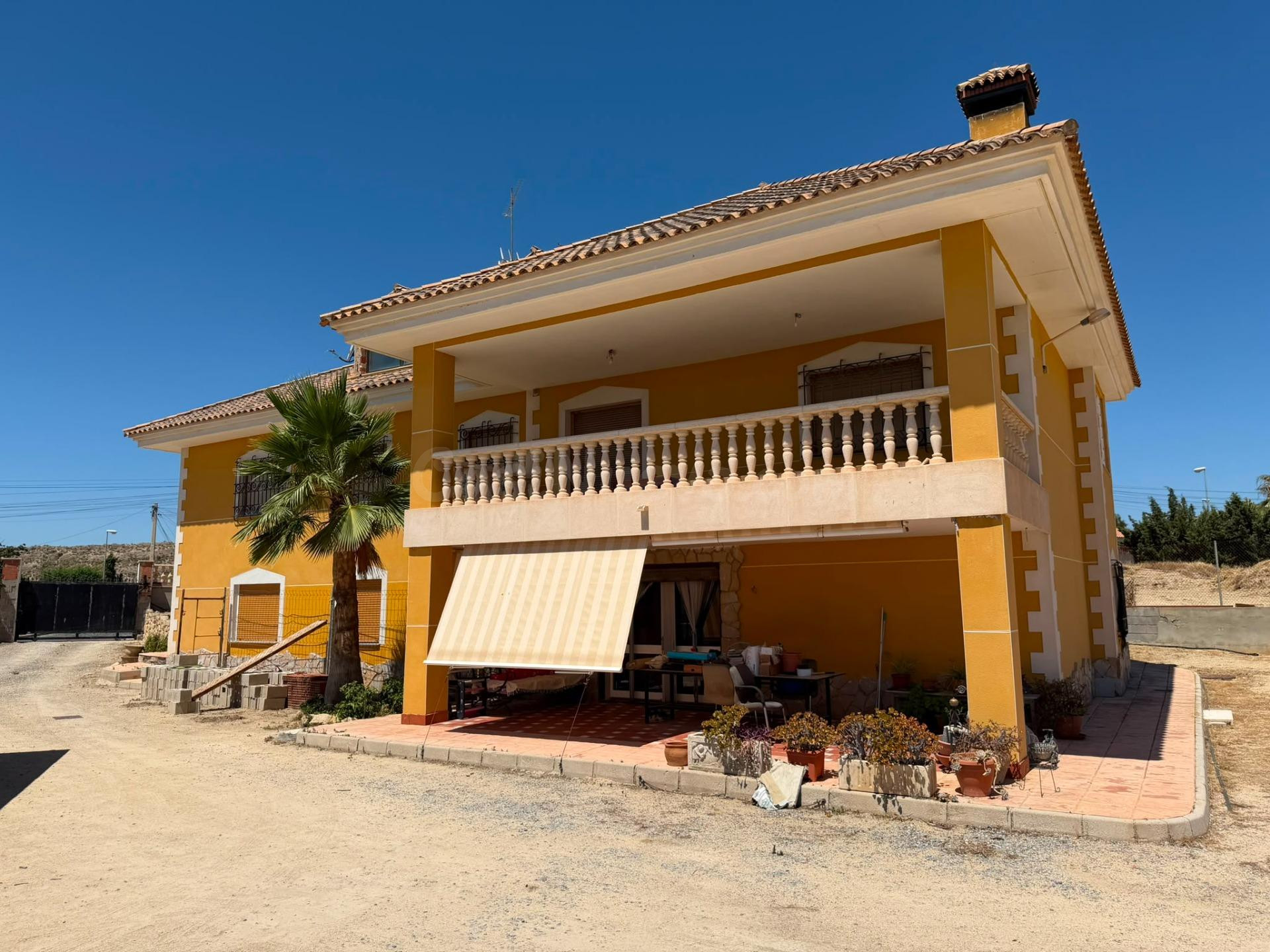 Espectacular chalet independiente con 7 dormitorios, piscina y 1.520 m2 de parcela en Río Park