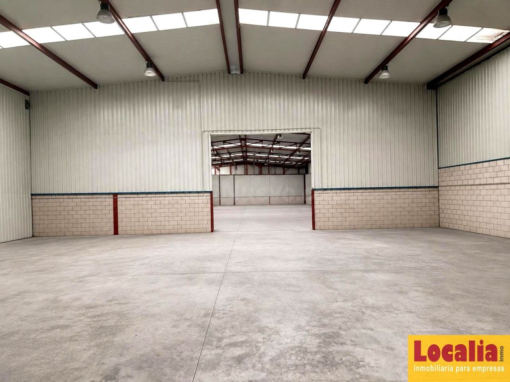 Nave Industrial en venta en Cartes de 1328 m2
