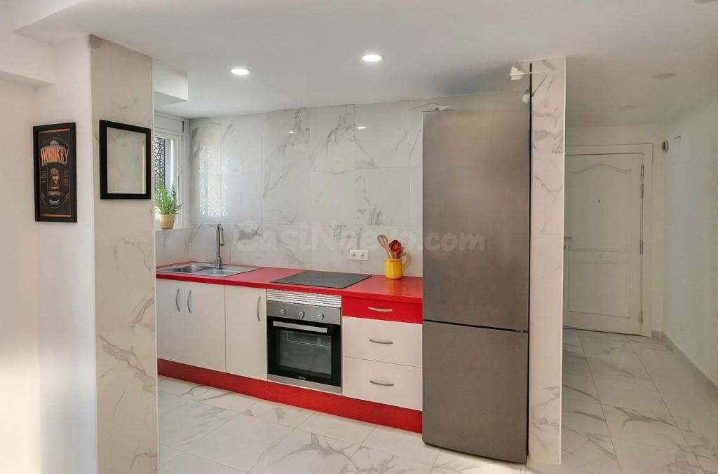 Oportunidad en Benalmádena Costa – 2 apartamentos reformados con gran terraza. - foto 3