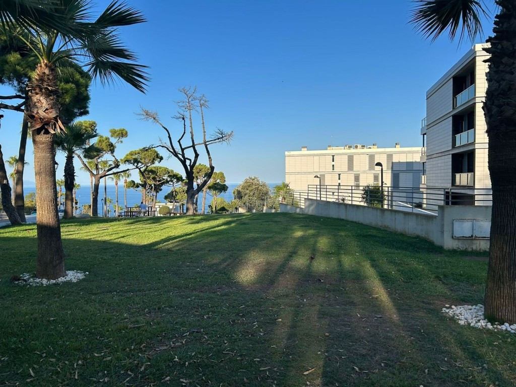 IMPRESIONANTE PISO EN LA EXCLUSIVA COSTA DE MANILVA A SOLO MINUTOS DE SOTOGRANDE - foto 2