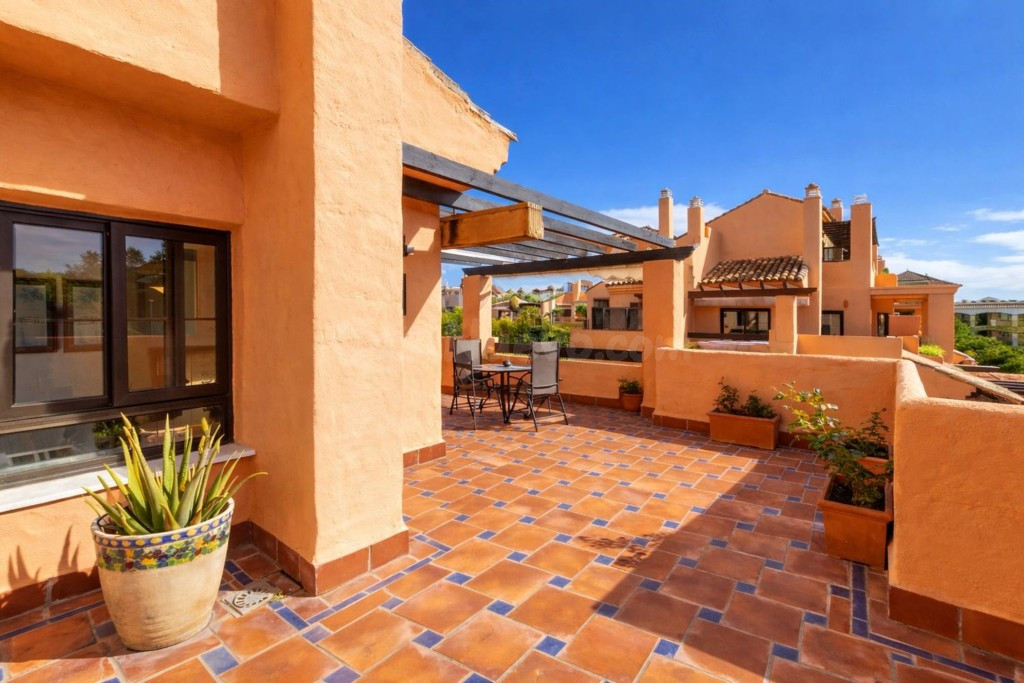 ¡ESPECTACULAR! Impresionante Ático de Lujo con Terraza de Ensueño La Propiedad Más Exclusiva de la Zona | Luminosidad Total - foto 3