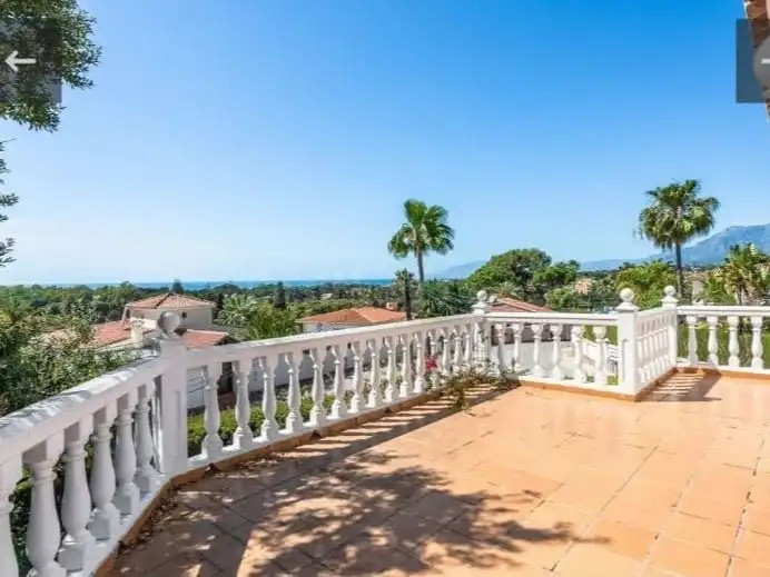 Chalet con Vistas Infinitas 360º al Mar | Piscina, Gran Parcela y Máximo Potencial - foto 4