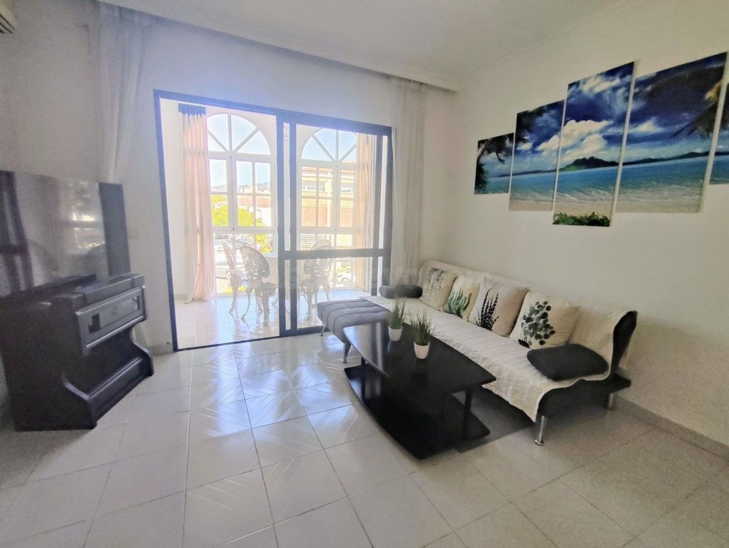 Piso muy luminoso y espacioso con alto potencial de rentabilidad - foto 3