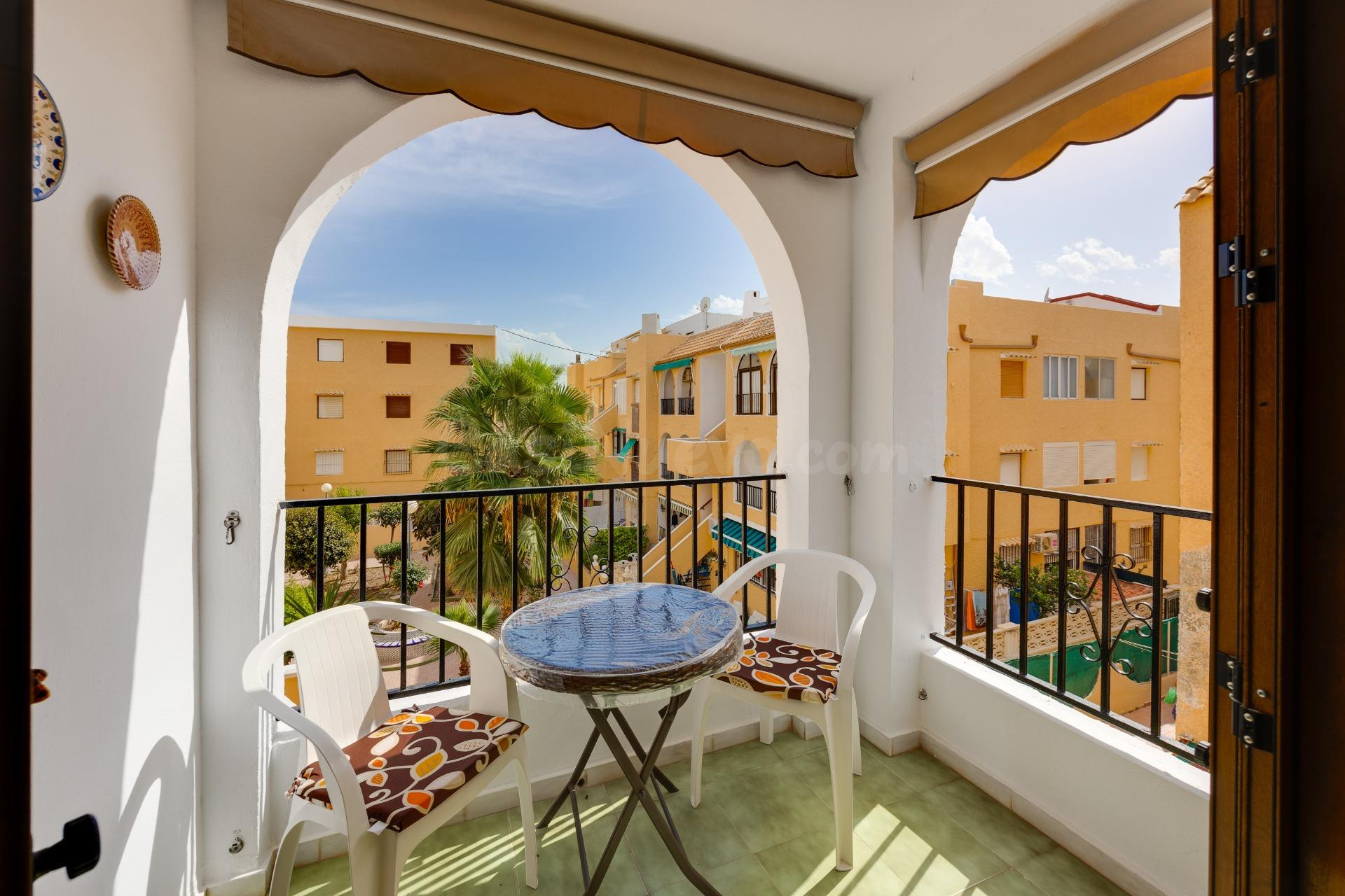 Ático dúplex de 2 dormitorios con gran solárium privado a 100 m de la playa de La Mata