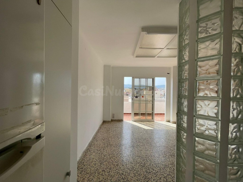 Estudio con balcón con vistas panorámicas - Castillo de Bellver y Bahía de Palma - C/ Joan Crespi. - foto 5