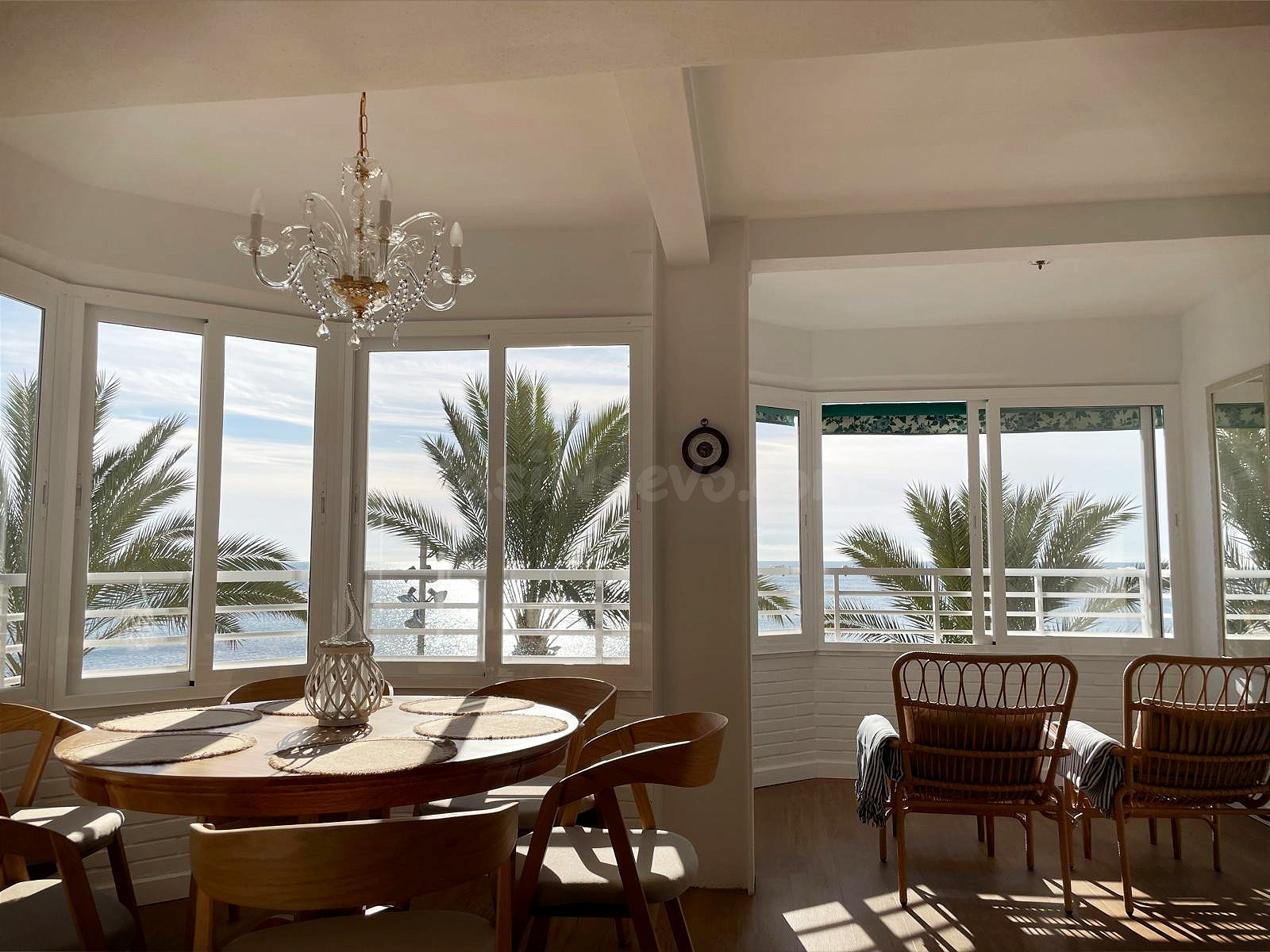 APARTAMENTO CON 3 DORMITORIOS EN PRIMERA LINEA CON VISTAS AL MAR