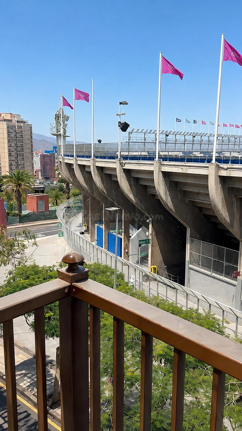Piso a reformar frente al Estadio Heliodoro Rodríguez López 