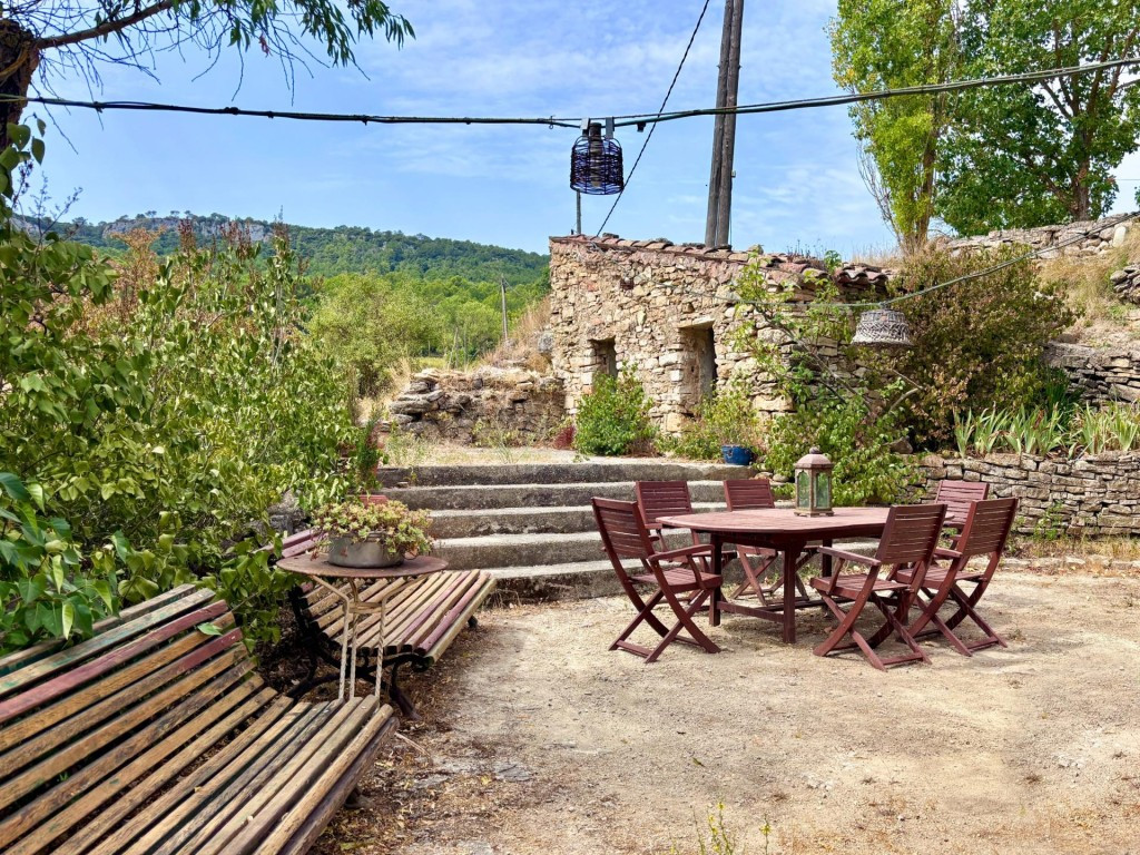 Masía catalana con encanto en entorno natural, lista para entrar a vivir o invertir como alojamiento rural - foto 3