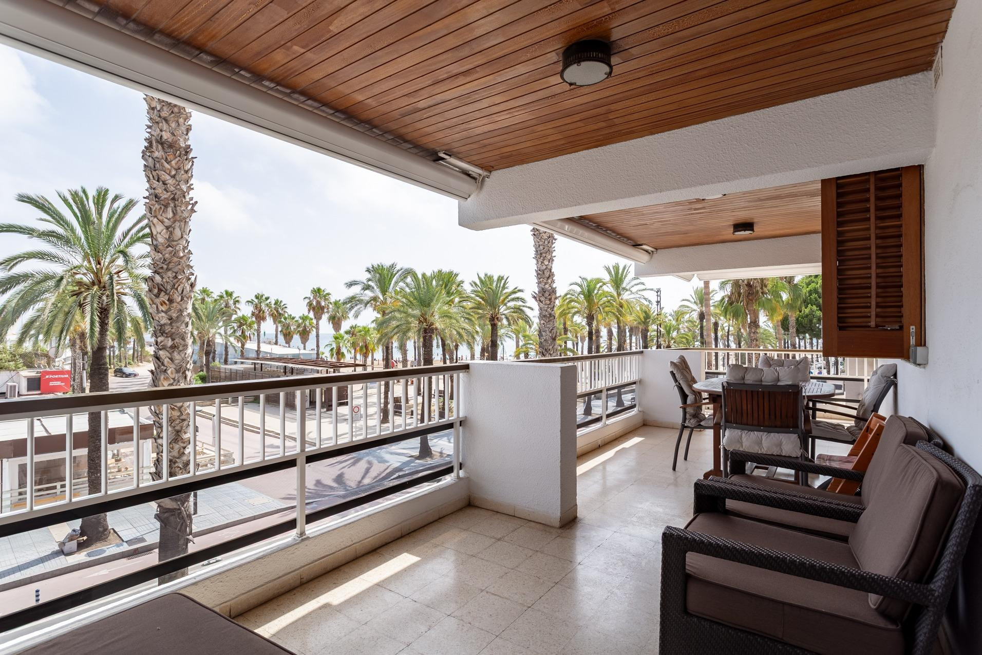 Exclusivo Apartamento Reformado en Primera Línea de Mar - Paseo Miramar, Salou