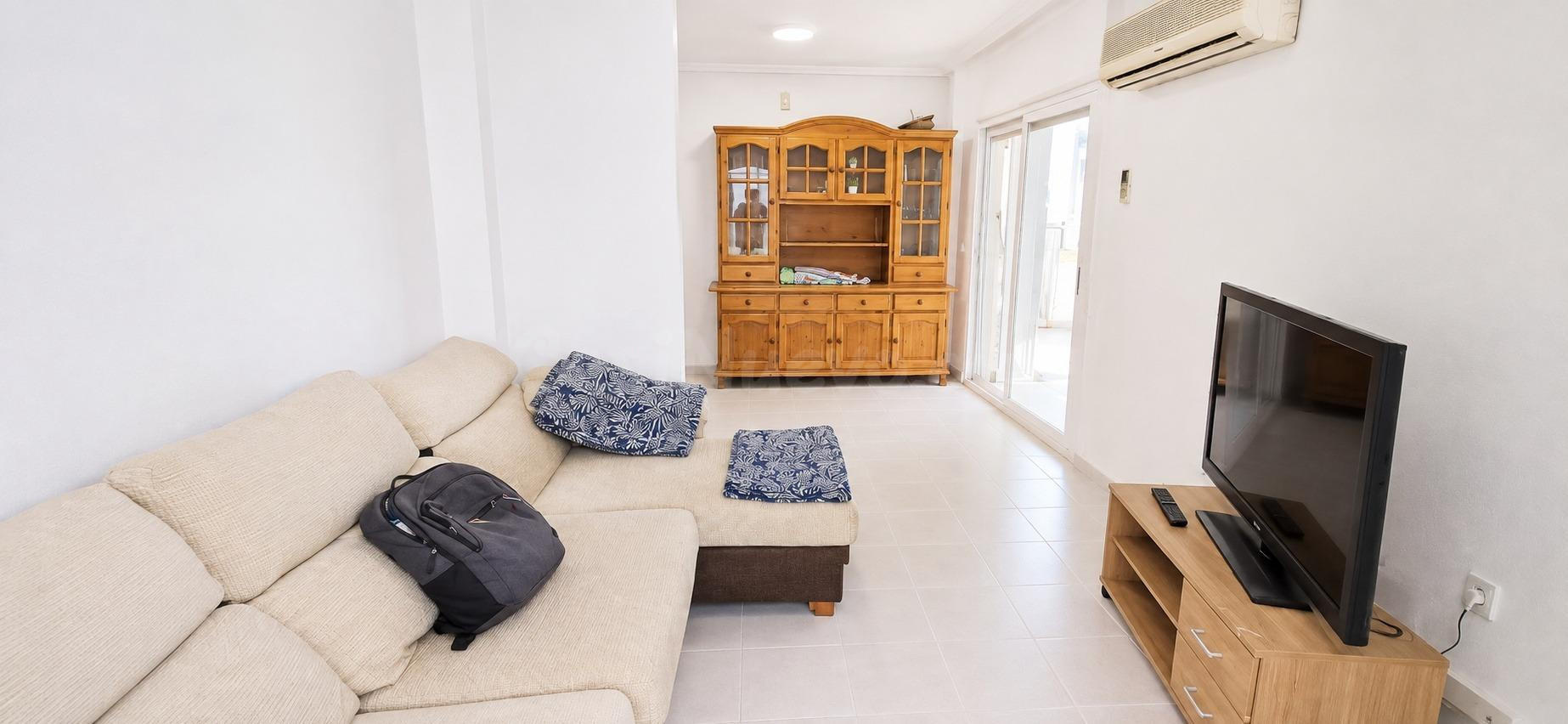 ÁTICO EN ESQUINA CON GRAN TERRAZA PRIVATIVA Y ENORME POTENCIAL – TORREVIEJ
