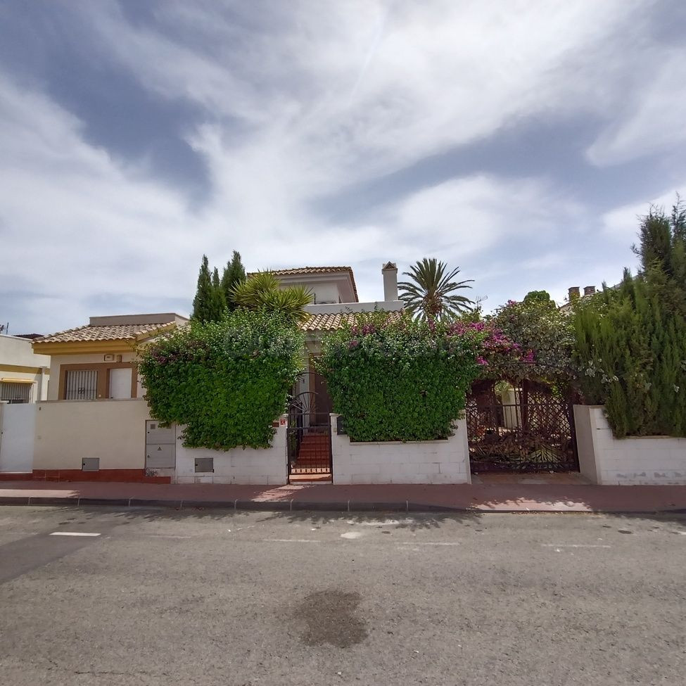 Adosado 3 habitaciones en venta - Jerónimo Y Avileses