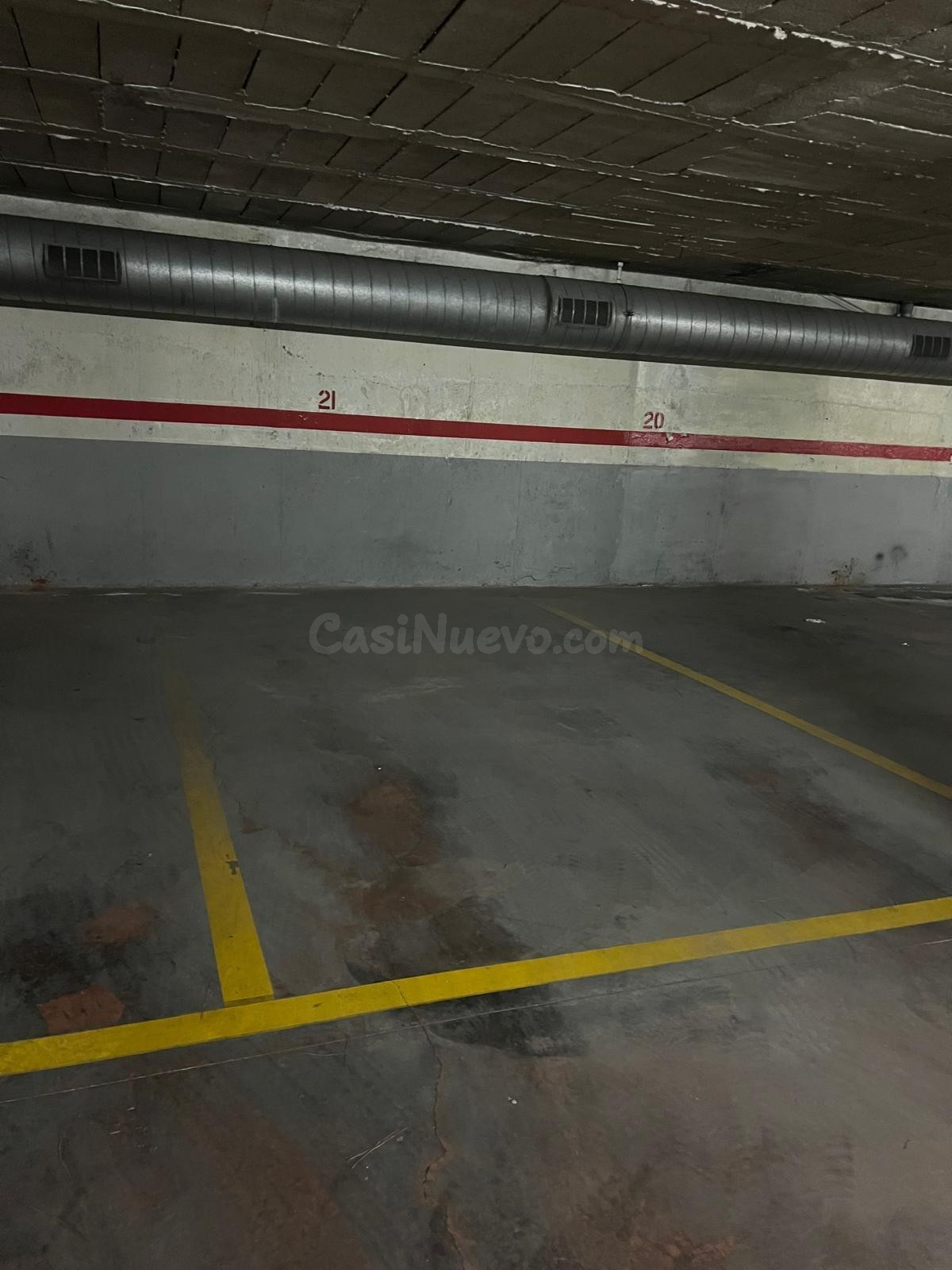 Plaza de parking para coche grande en venta - foto 5