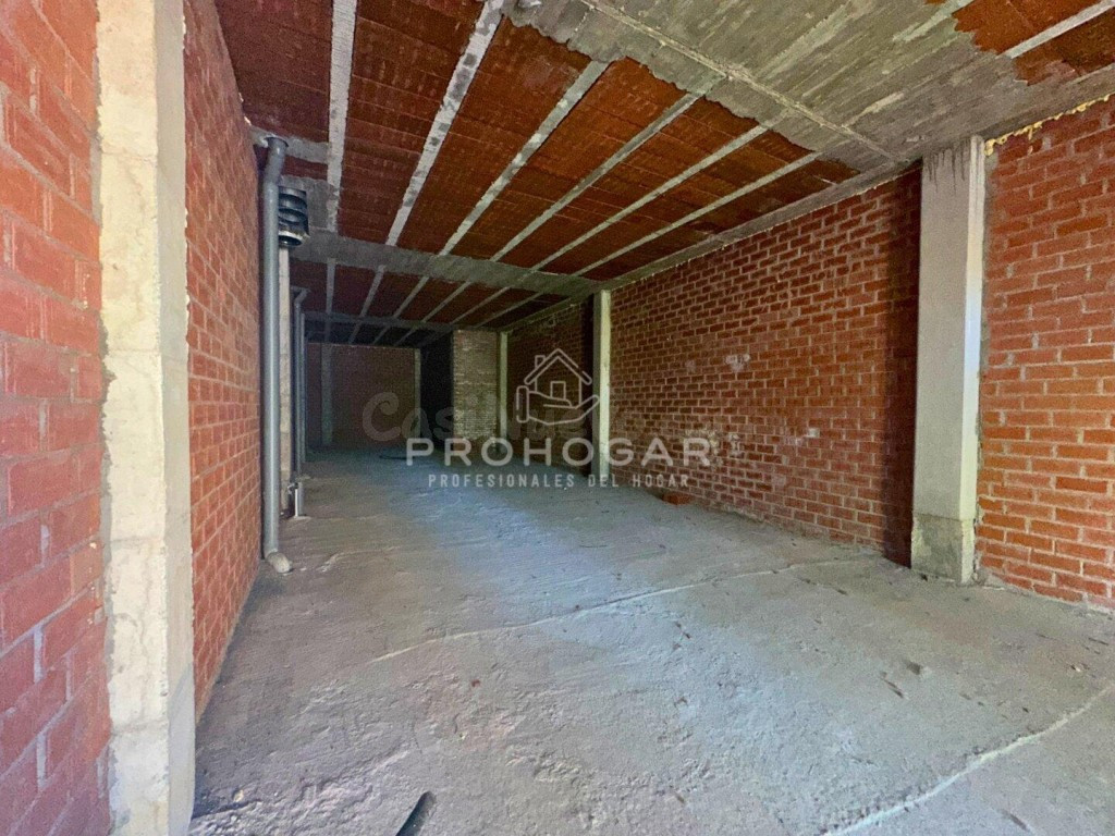 Venta de local en Colmenar viejo, de 120m2 con plaza de garaje