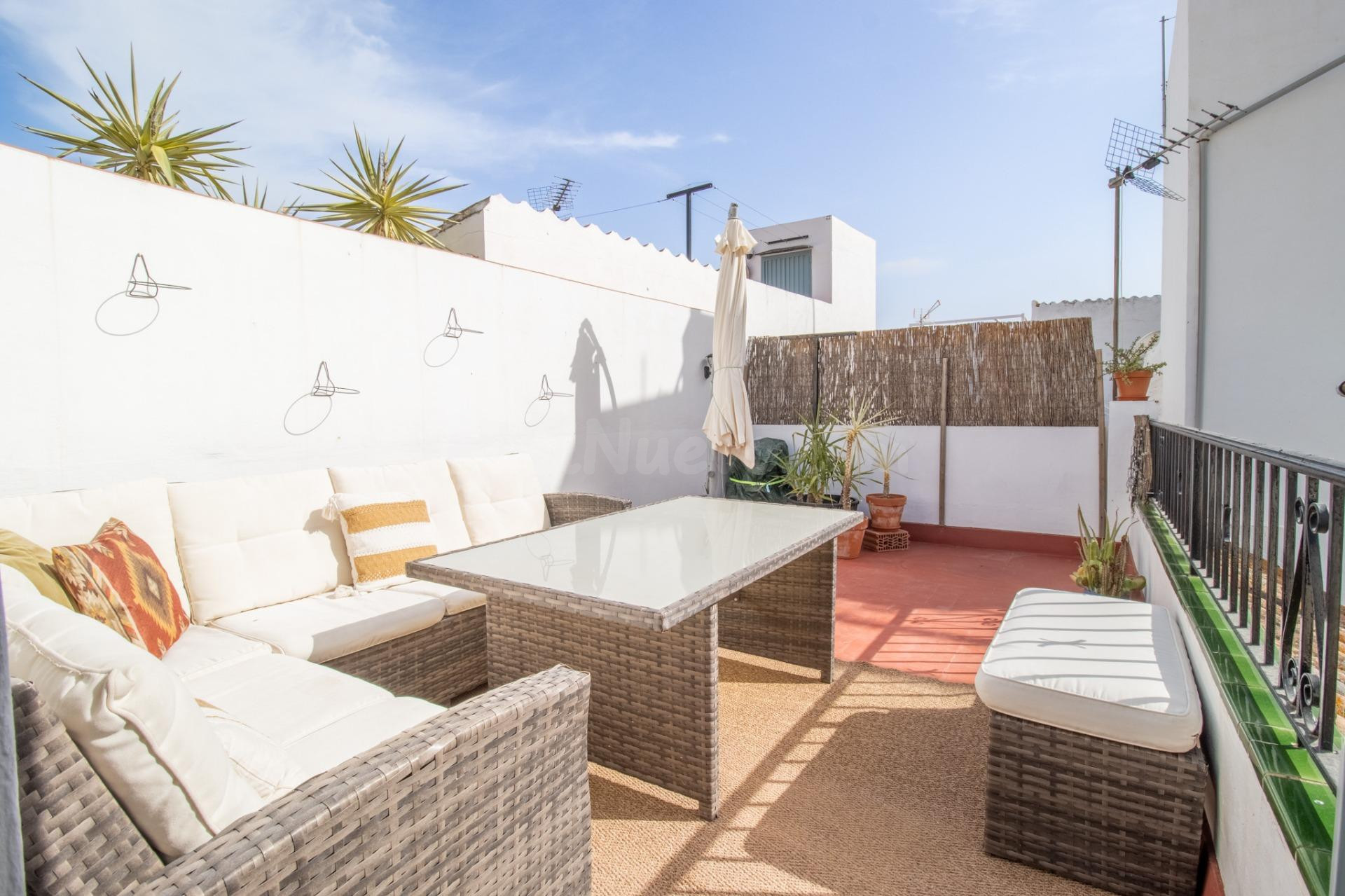 Encantadora casa adosada con terraza en la azotea en la preciosa Torrox Pueblo