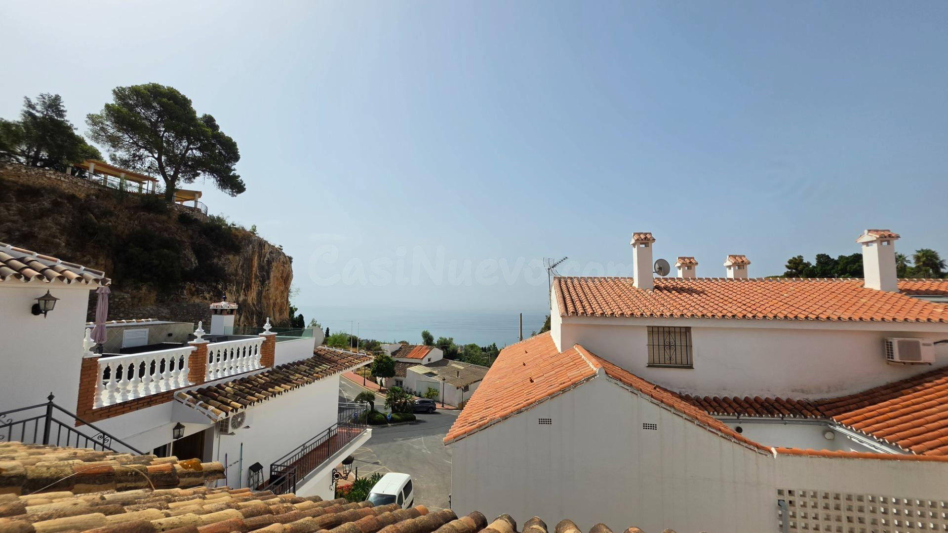 Casa mata en Benalmádena con 2 viviendas, 6 dormitorios y gran potencial de inversión