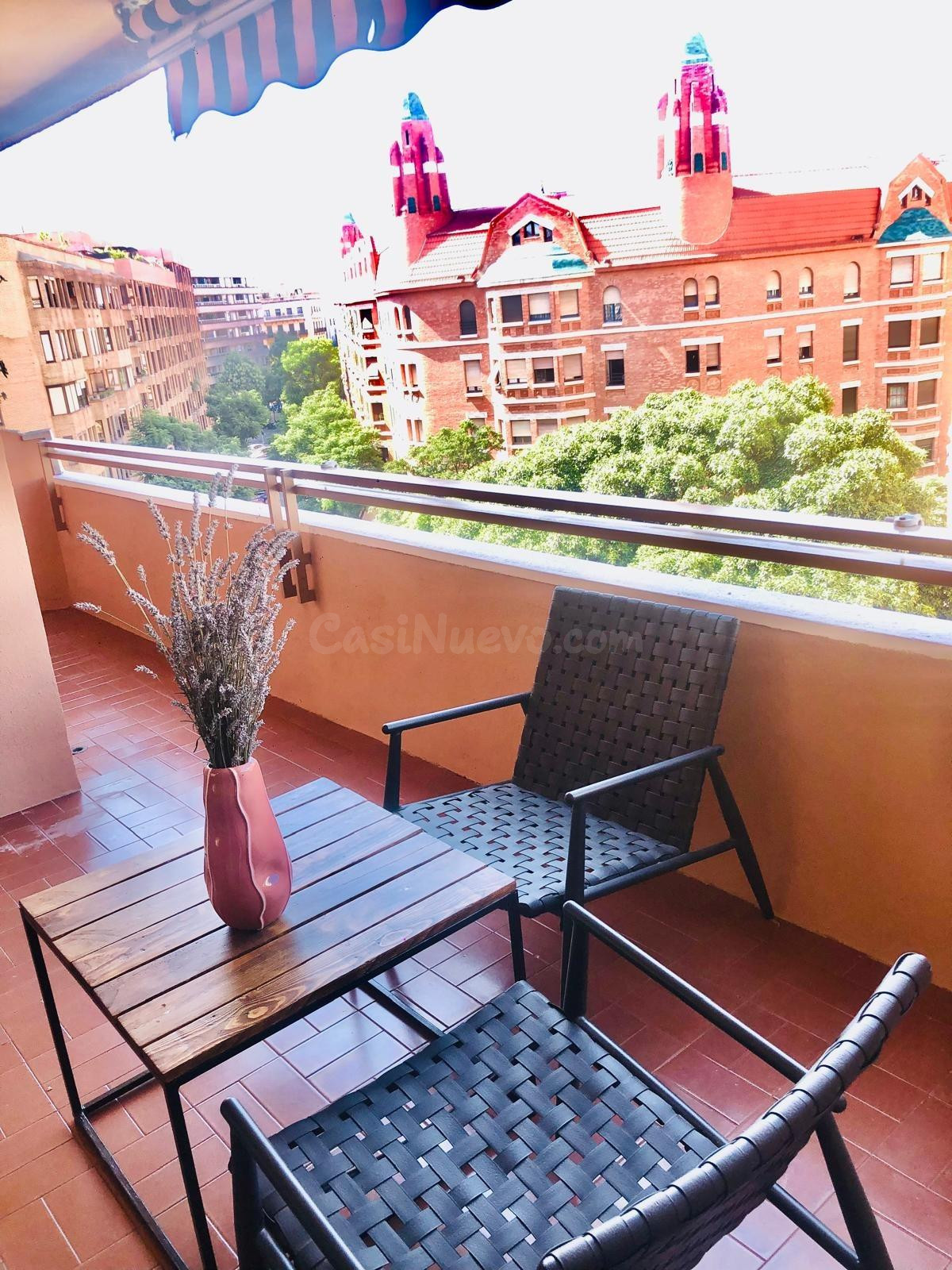 Piso reformado y amueblado 4+2 con terraza en La Roqueta