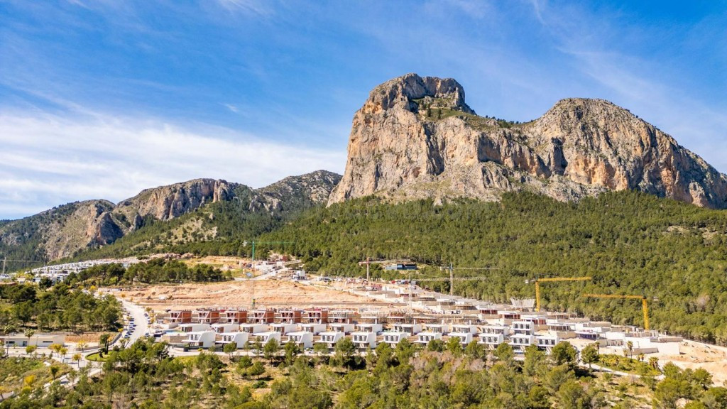 Entre el mar y la montaña: Modernas villas con piscina privada y vistas panorámicas - foto 4
