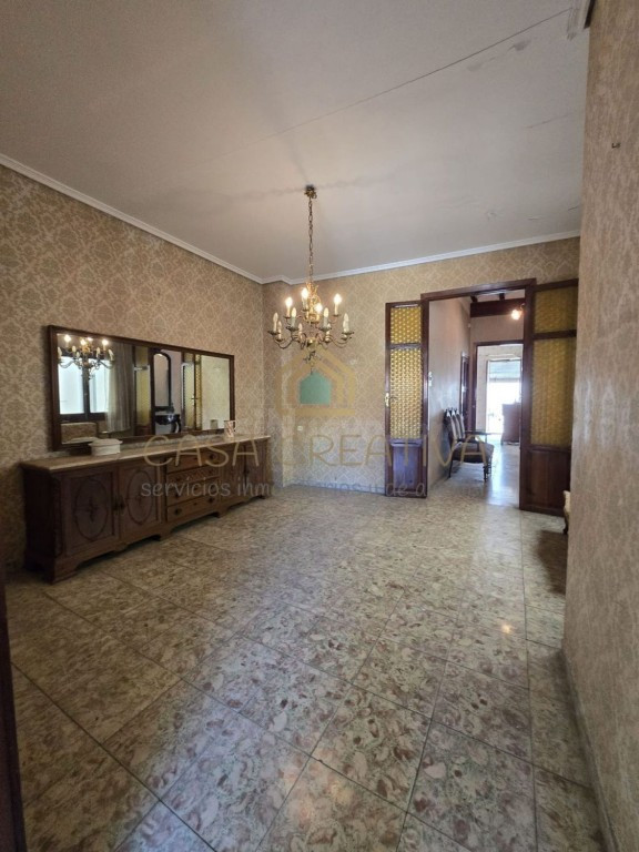 VENDO PISO SEÑORIAL TECHOS MUY ALTOS CON VIGAS DE MADERA 89.