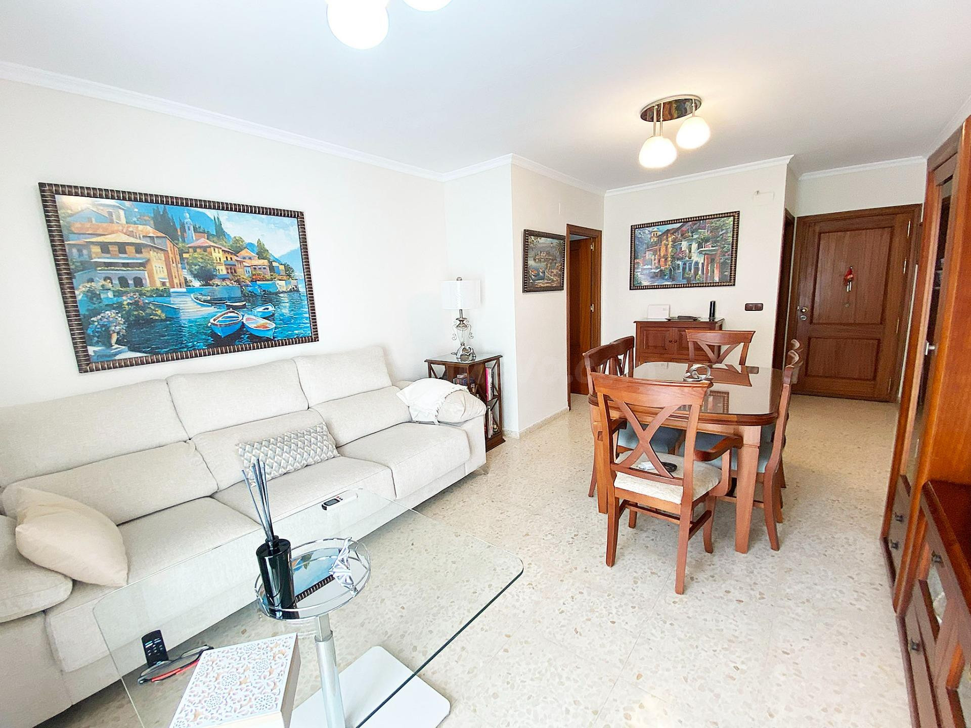 Apartamento con terraza privada y dos habitaciones en Calle Peñas del Corral