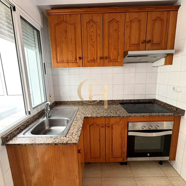 Bungalow en planta baja de 2 dormitorios con piscina comunitaria en Torrevieja - foto 4