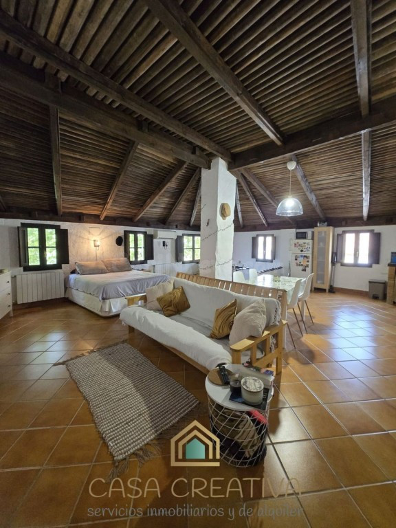 ESTUDIO EN ALQUILER EN XÀTIVA – BUHARDILLA CON TERRAZA Y VISTAS AL CASTILLO