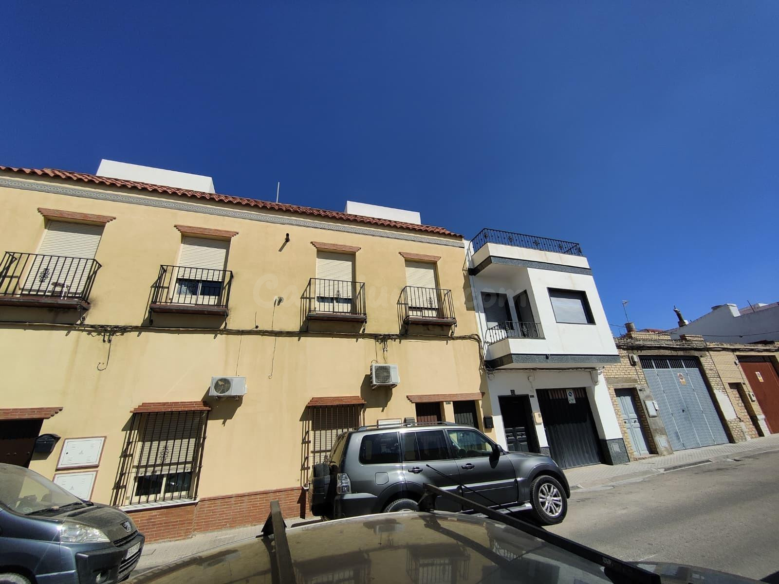 Piso Exterior Reformado con Amplias Terrazas y Lavadero en Segunda Planta! Zona Pantano.