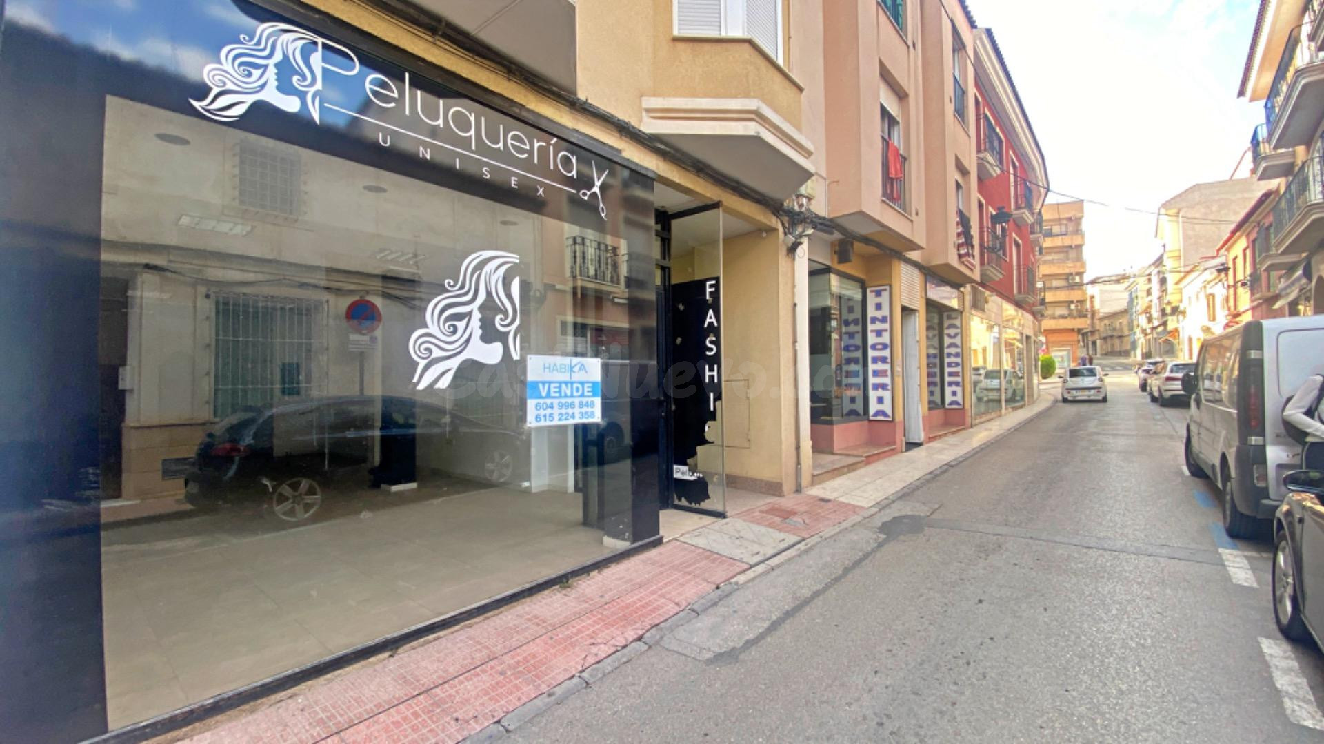 LOCAL CENTRICO Y CON POSIBILIDAD DE CAMBIO DE USO A VIVIENDA.
