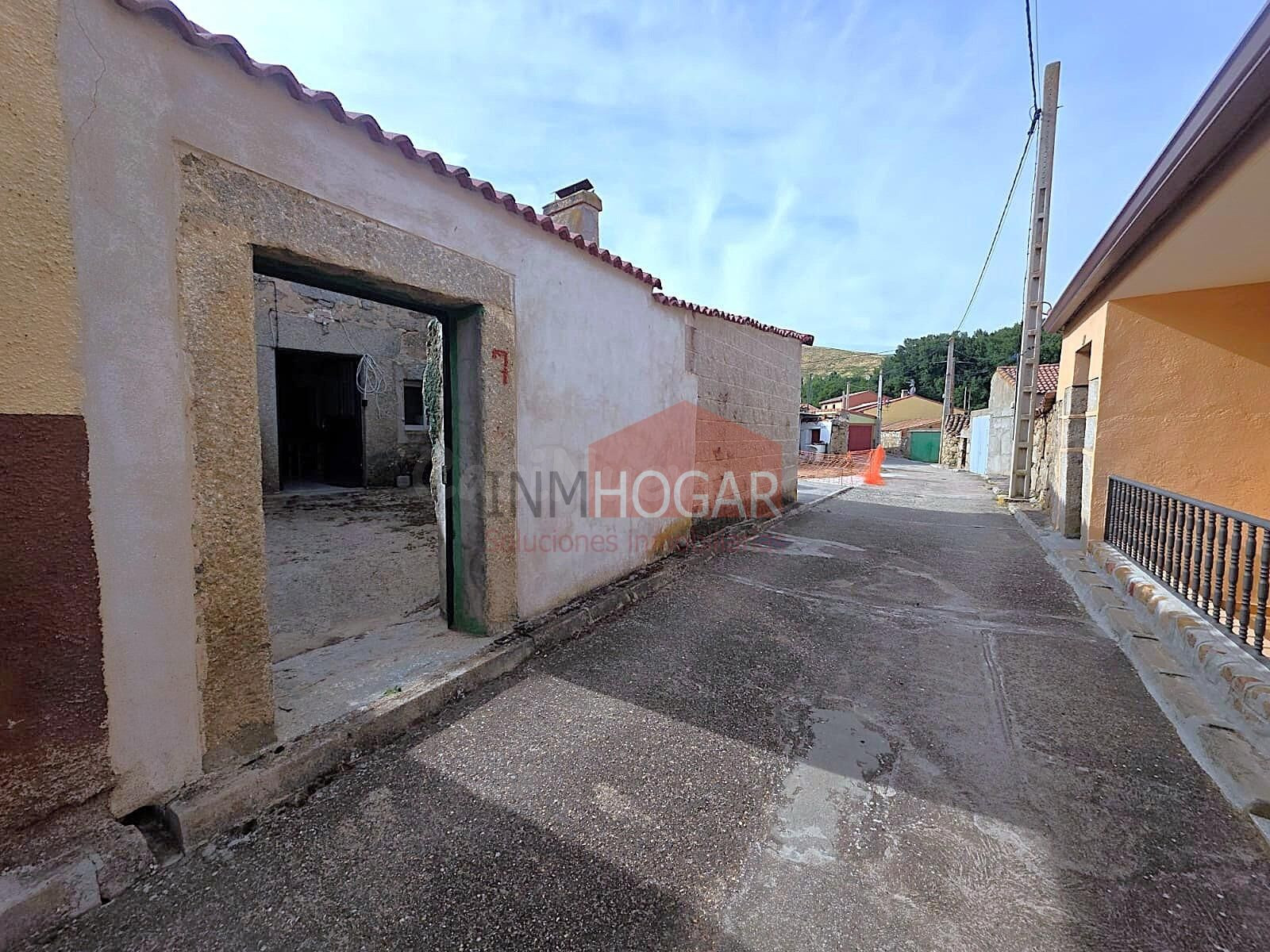 Vivienda con gran parcela, patios y amplias posibilidades en La Hija de Dios
