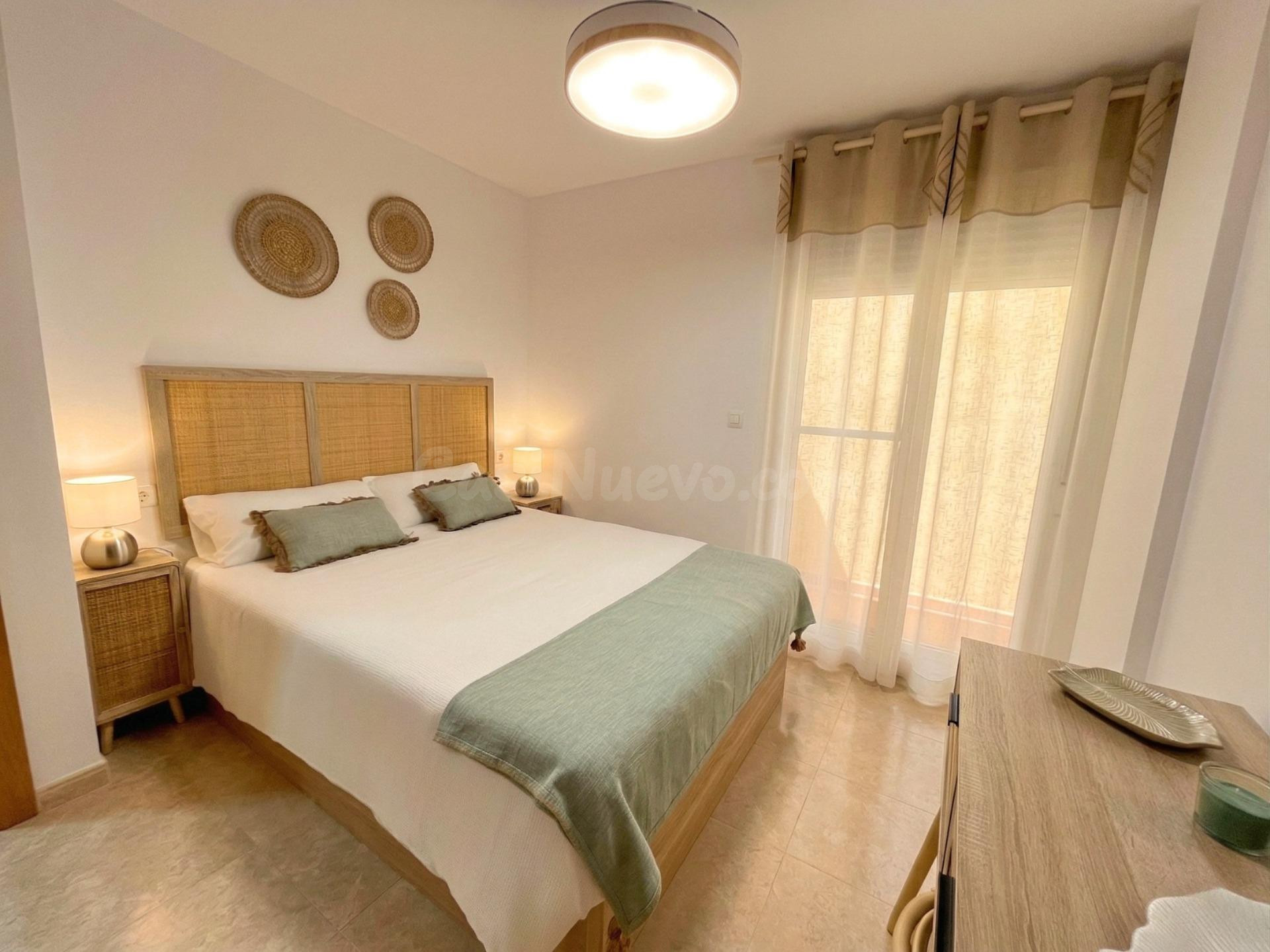 En venta, apartamento en segunda línea de playa en Moncofa, prácticamente a estrenar.