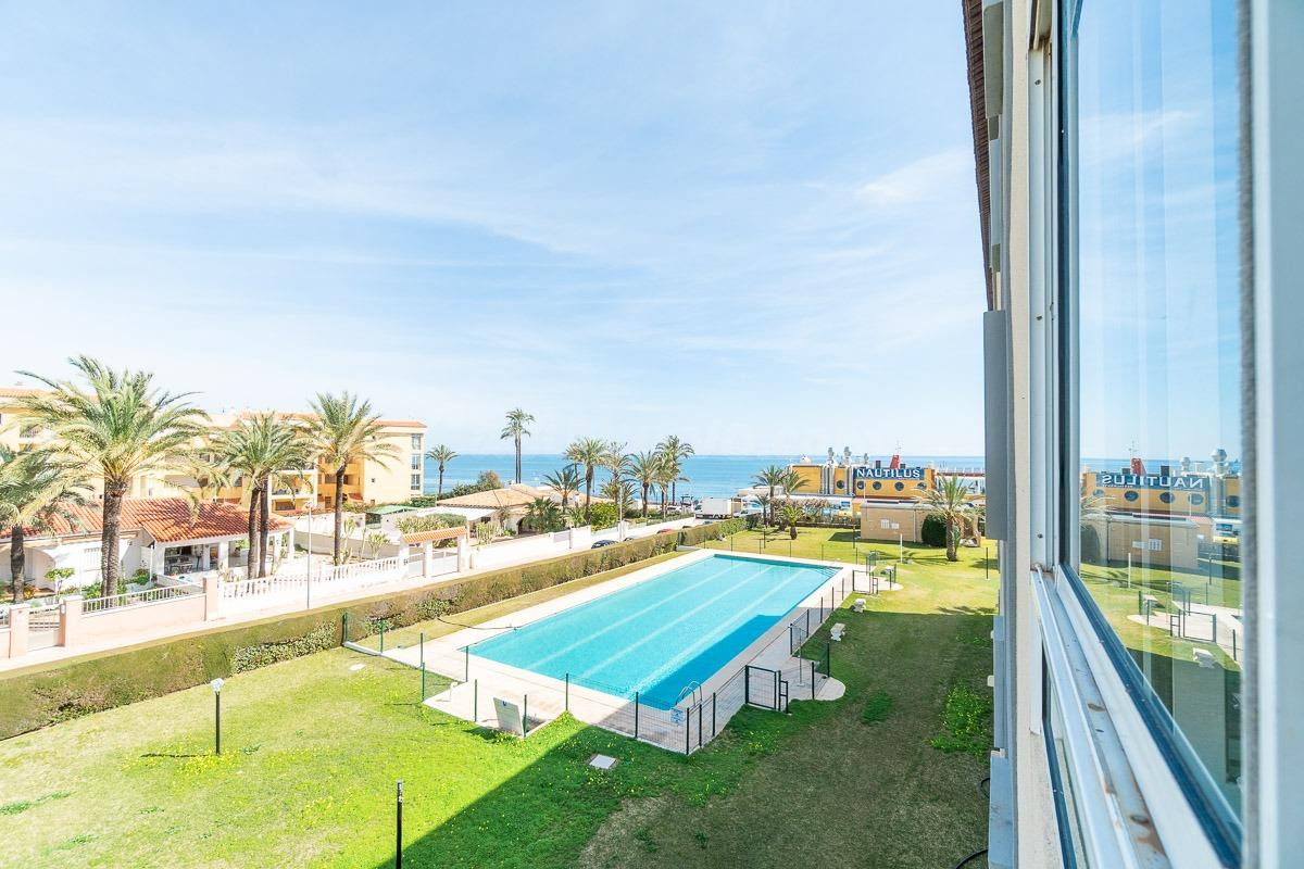 Apartamento en Punta Prima con vistas al mar
