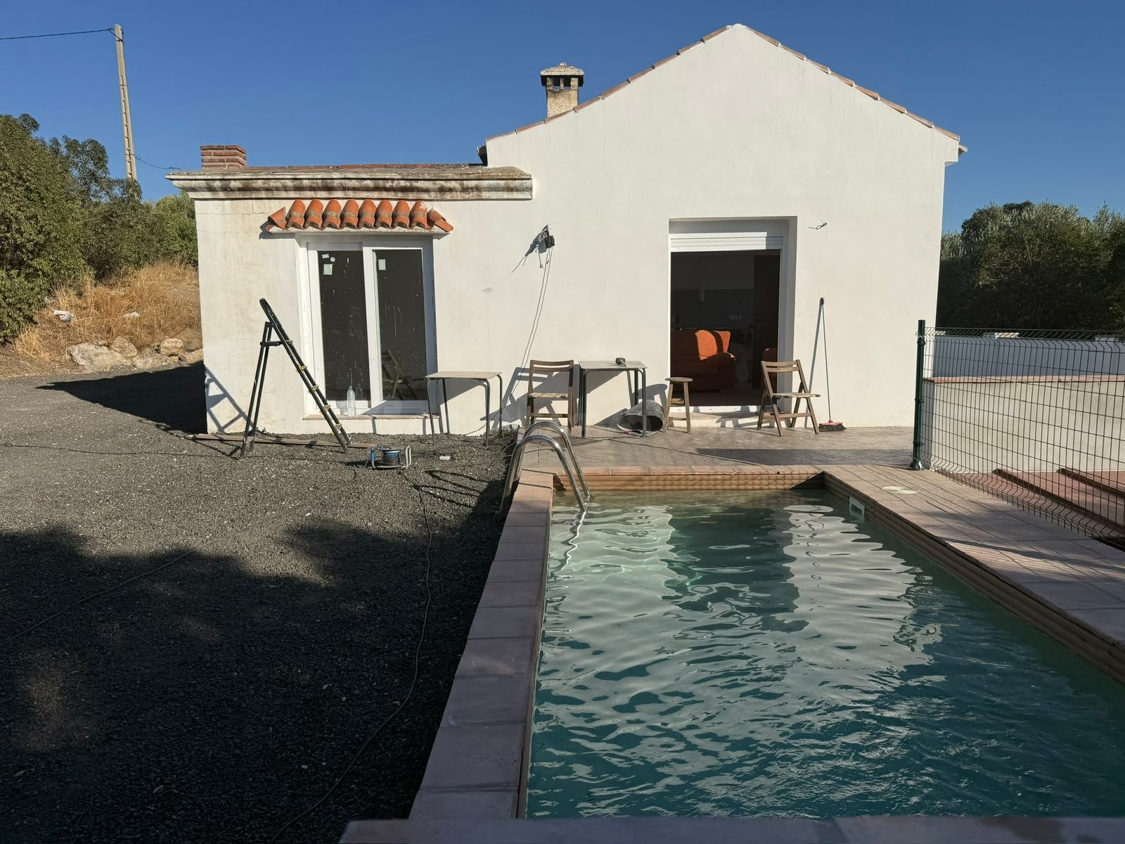 CASA DE CAMPO CON PISCINA EN COLMENAR – 3.500 m2 DE PARCELA ☀️