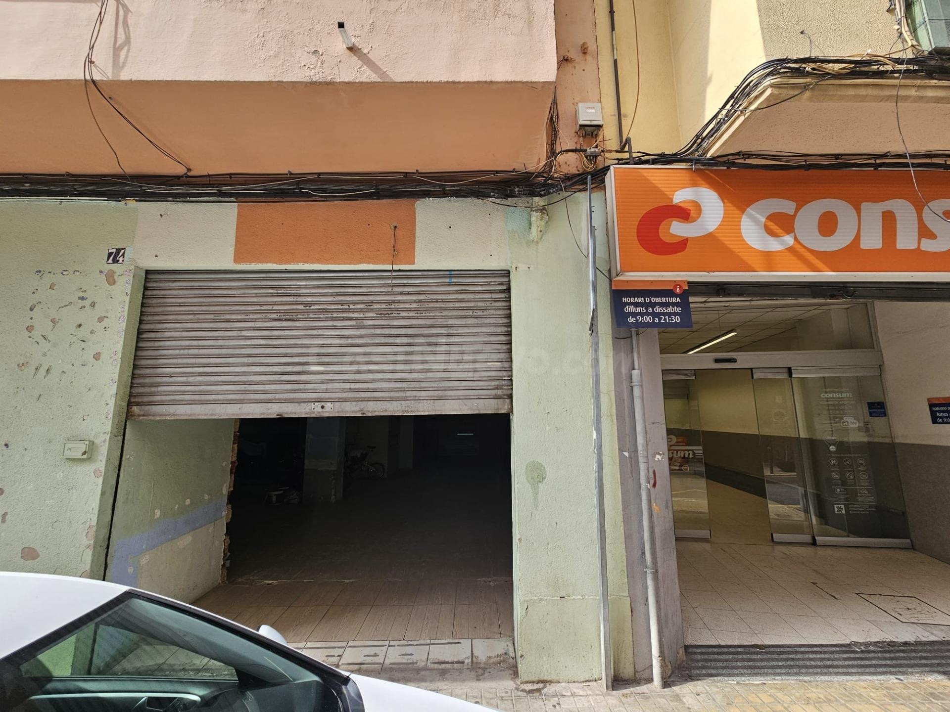 LOCAL COMERCIAL EN SAGUNTO – GRAN OPORTUNIDAD DE NEGOCIO  Excelente local comercial en Sagunto, ubicado junto a Mercadona,