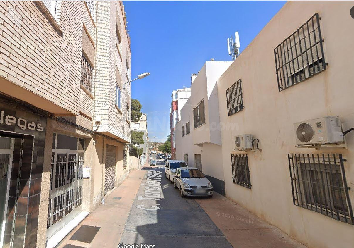 Oportunidad inmobiliaria alquilada en Almería capital