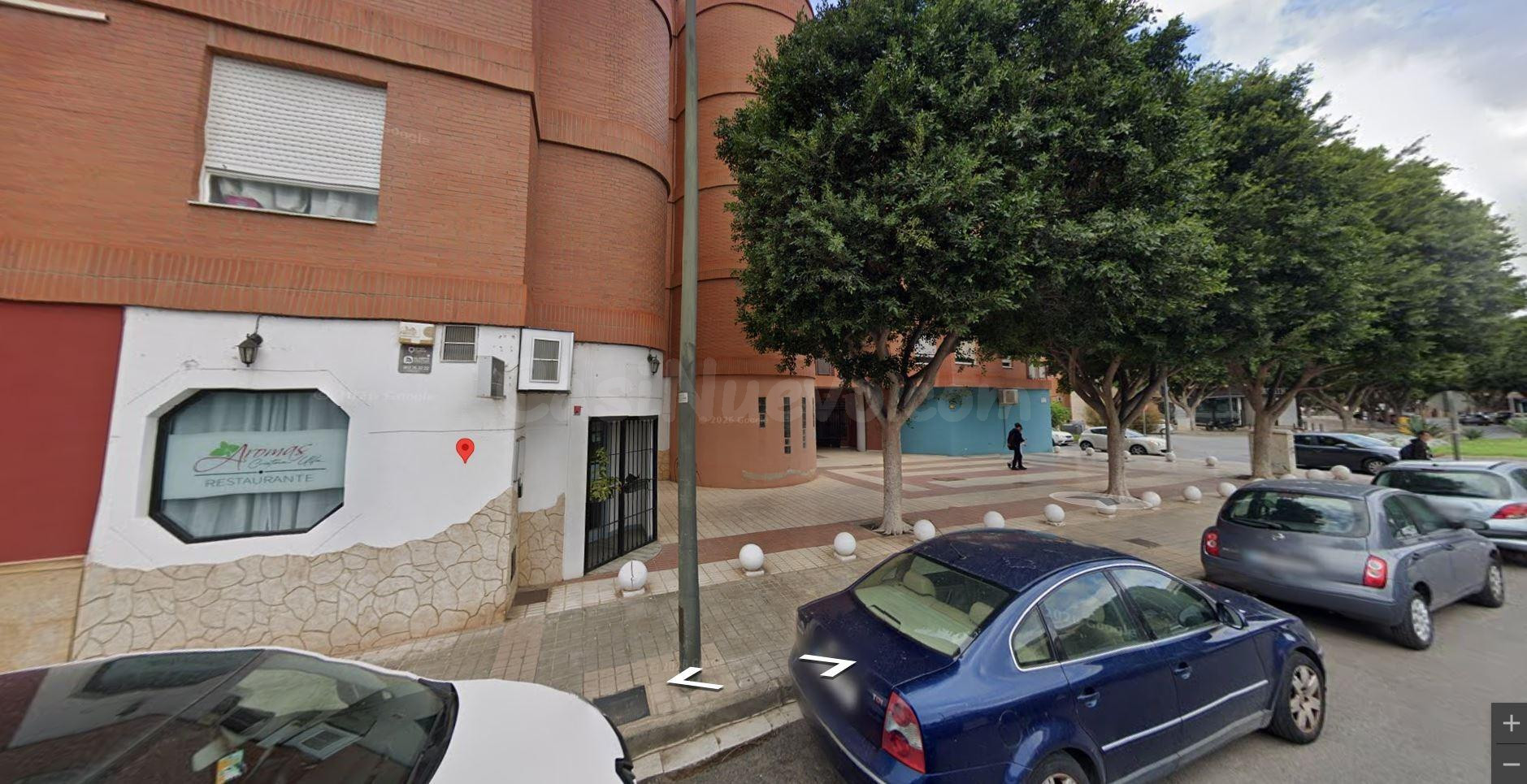 Oportunidad inversión inmobiliaria Almería: piso alquilado sin comisiones