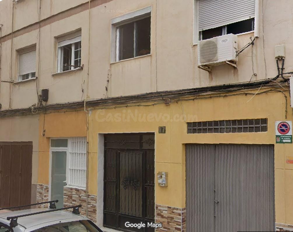 Oportunidad inversión inmobiliaria en Almería capital (2 hab, 90 m²)
