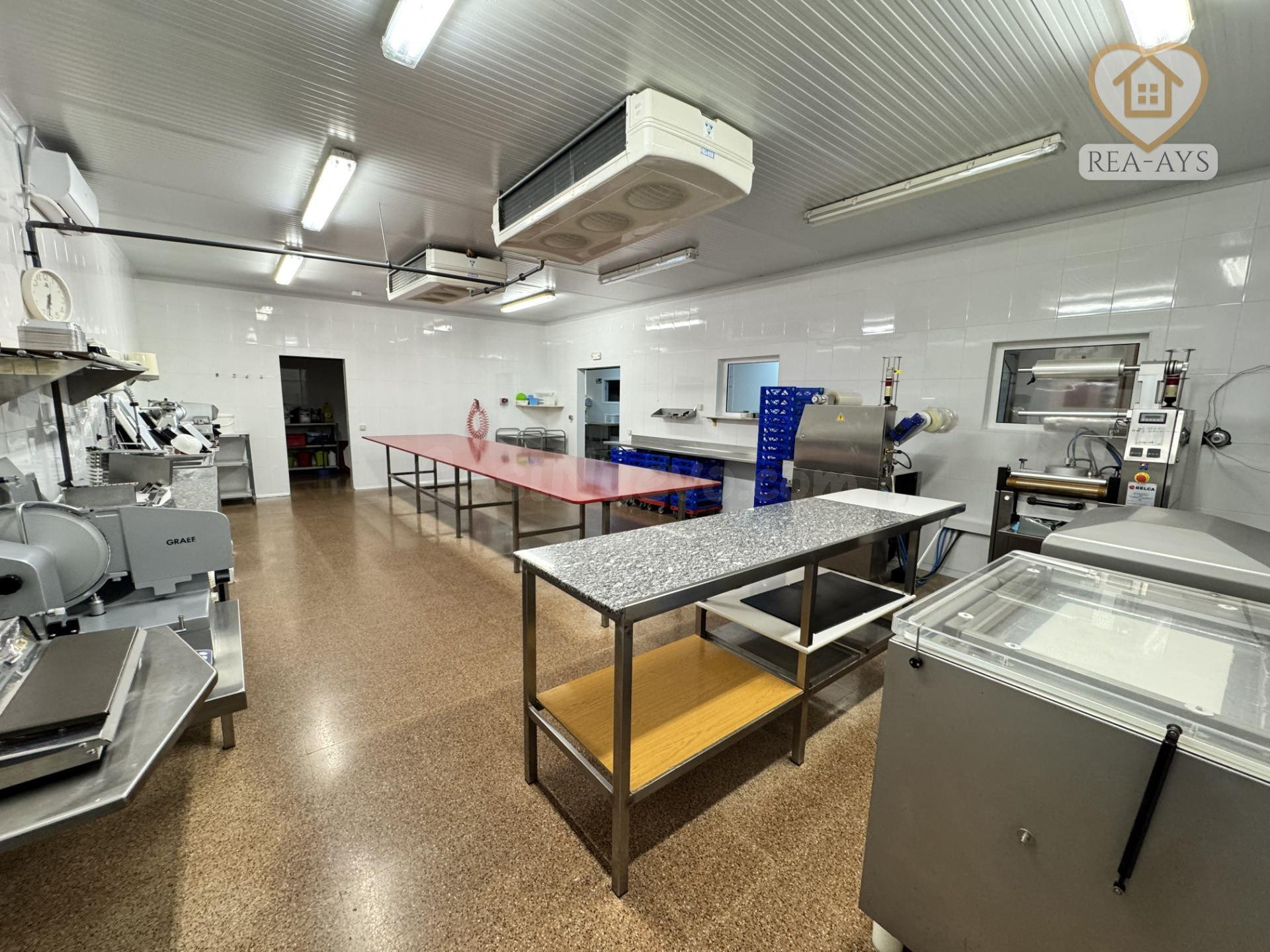 OPORTUNIDAD DE INVERSIÓN | NEGOCIO DE ALIMENTACIÓN EN FUNCIONAMIENTO