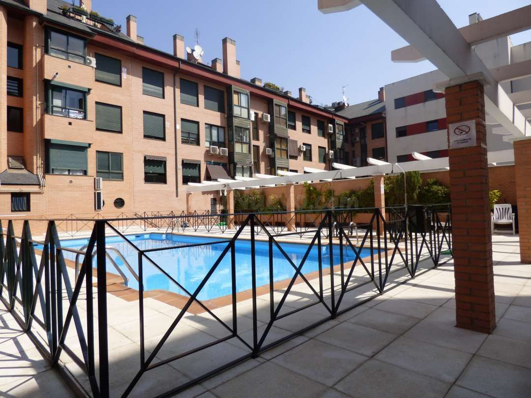 Ciudad Jardín, Chamartin. 3 dormitorios 2 wc garaje y piscina.